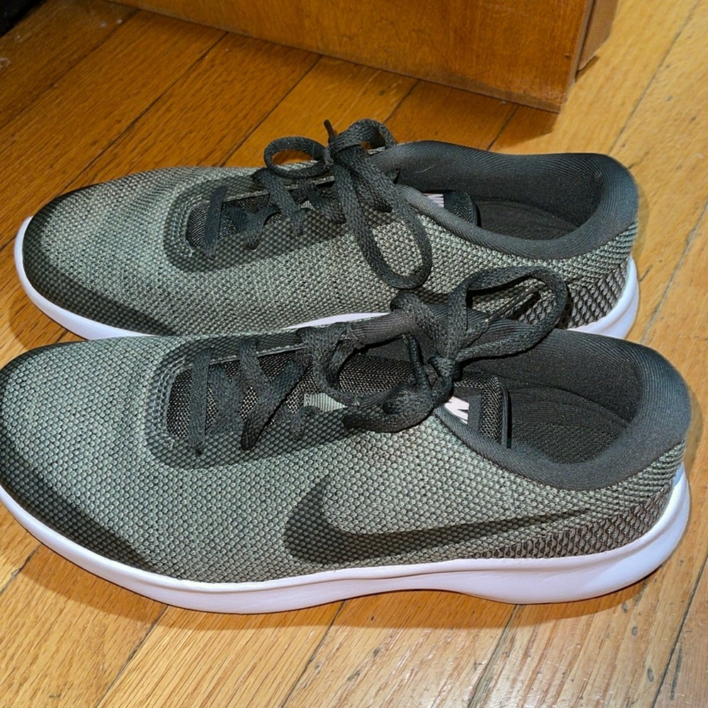 Nike Flex Experience Sneakers